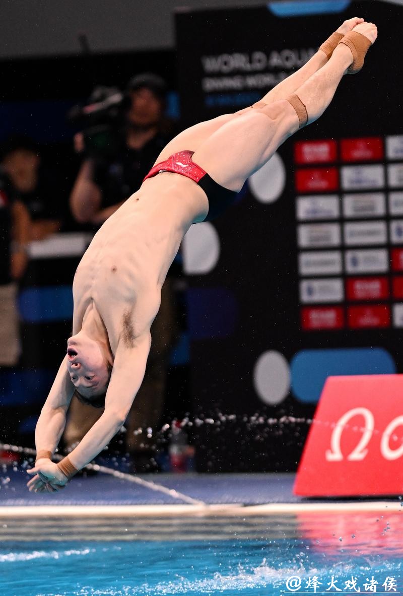 全运会跳水男子3米板决赛 王宗源强势夺冠 全运会跳水男子3米板决赛 王宗源强势夺冠